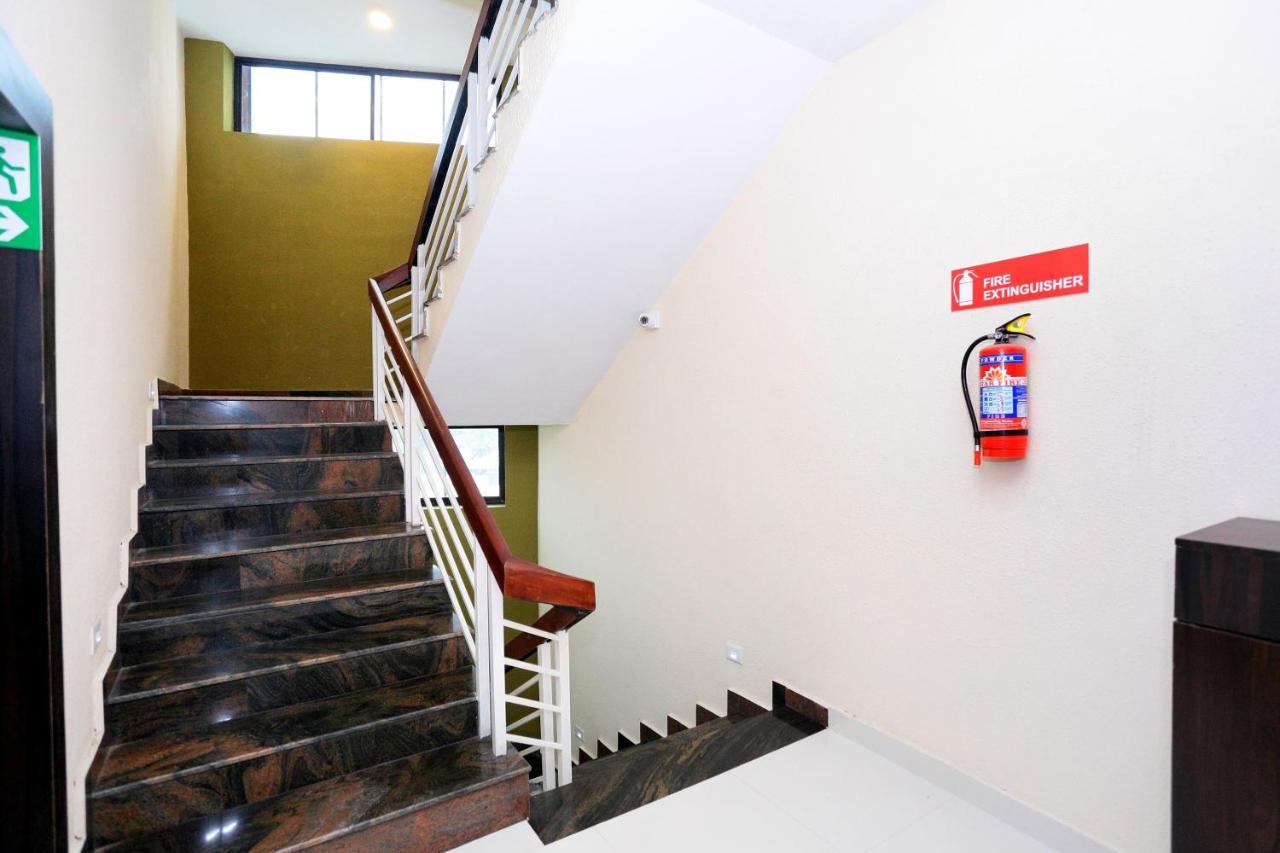 Capital O 61059 Green Life Hotel Kochi Exterior foto